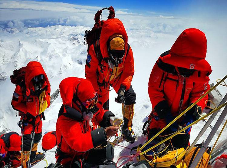 चीन ने फिर नाप डाला माउंट एवरेस्ट, ऊंचाई 4 मीटर कम होने का दावा!