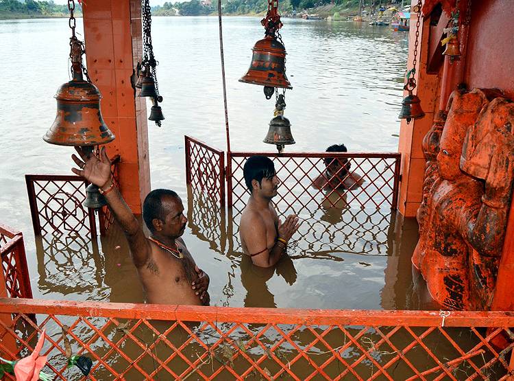 मॉनसून में 16 राज्यों में बाढ़ का खतरा! 123 बांधों में भरा है इतना पानी