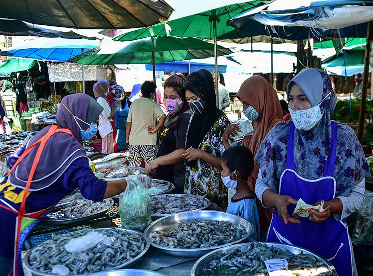 खाने का ऑर्डर पूरा नहीं कर पाने पर रेस्टोरेंट मालिकों को 1500 साल की जेल