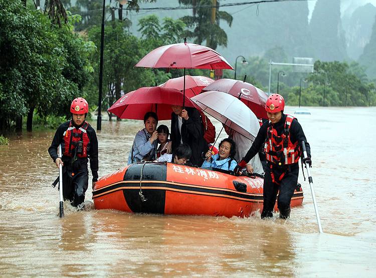 आफत में चीनः बाढ़ से हजारों घर डूबे, लाखों बेघर, हजारों करोड़ का नुकसान