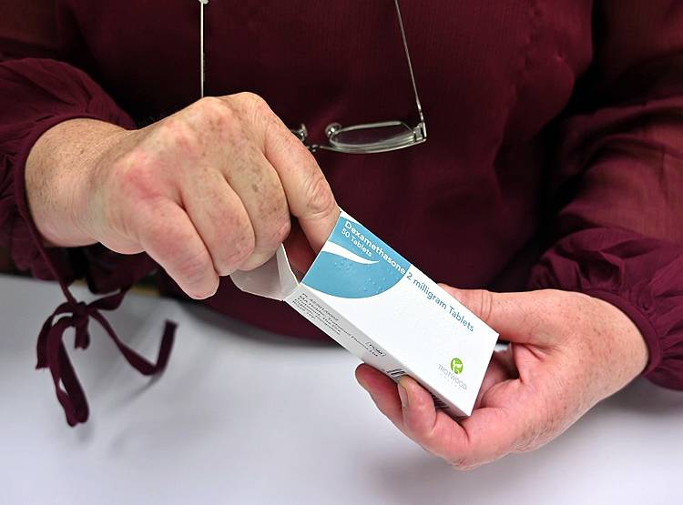 कोरोना का मिला सस्ता इलाज, महीनों से दवा जमा कर रहा था ये देश