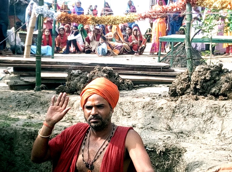 3 घंटे तक गड्ढे में बाबा की समाधि, मंदिर निर्माण की ली थी प्रतिज्ञा