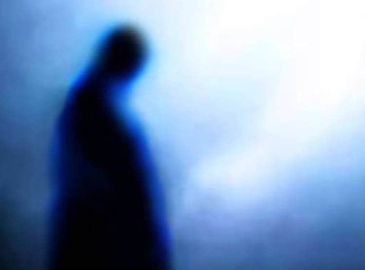 हाथ चूमकर 'इलाज' करने वाले बाबा की कोरोना से मौत, 29 भक्त भी पॉजिटिव