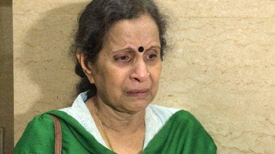 सुशांत को यादकर रो पड़ीं उनकी ऑनस्क्रीन मां, कहा- सब मिला, फिर सुसाइड क्यों