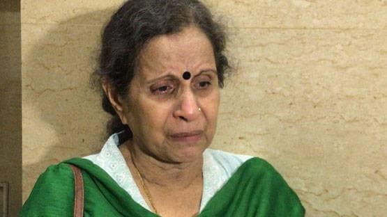 सुशांत को यादकर रो पड़ीं उनकी ऑनस्क्रीन मां, कहा- सब मिला, फिर सुसाइड क्यों