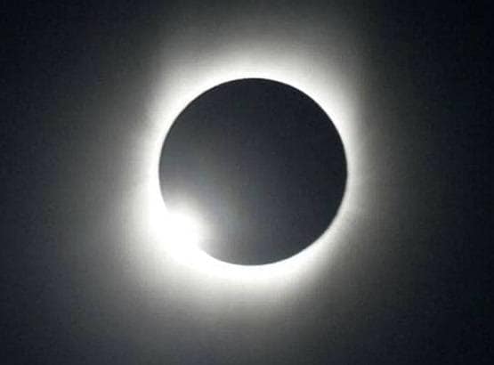 5 घंटे 49 मिनट रहेगा सूर्य ग्रहण, जानें भारत में कहां-कहां छाएगा अंधेरा
