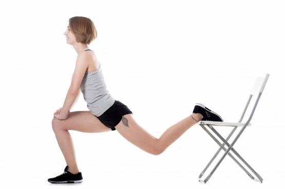 लॉकडाउन: वर्क फ्रॉम होम में चेयर के साथ करें ये 6 वर्कआउट