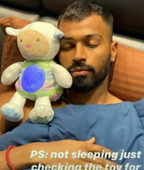 किचन में चीज बटर मसाला बनाते दिखे हार्दिक पंड्या, गब्बर ने कर दी खिंचाई