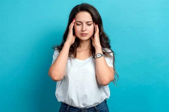 क्या है डिप्रेशन और इसके लक्षण, क्यों आते हैं आत्महत्या के विचार?