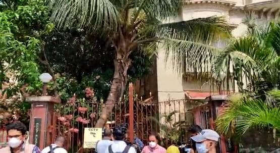 सुशांत सिंह राजपूत के सुसाइड के बाद पोस्टमार्टम के लिए ले जाई गई बॉडी