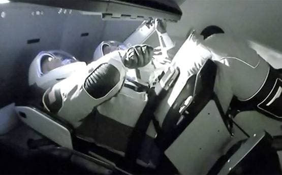 जब धरती से 402 KM ऊपर एस्ट्रोनॉट ने रचा इतिहास, ISS में ऐसे हुई एंट्री