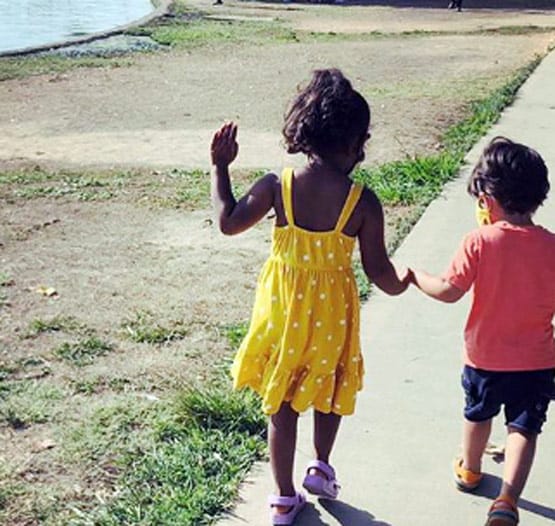 फैमिली संग आउटिंग पर निकलीं सनी लियोनी, बताया क्यों इस खास जगह पर आईं