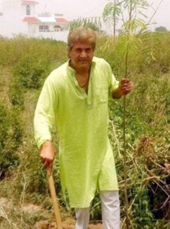 27 साल में इतना बदल गए श्रीकृष्णा के 'कृष्ण', पौधे लगाते आए नजर