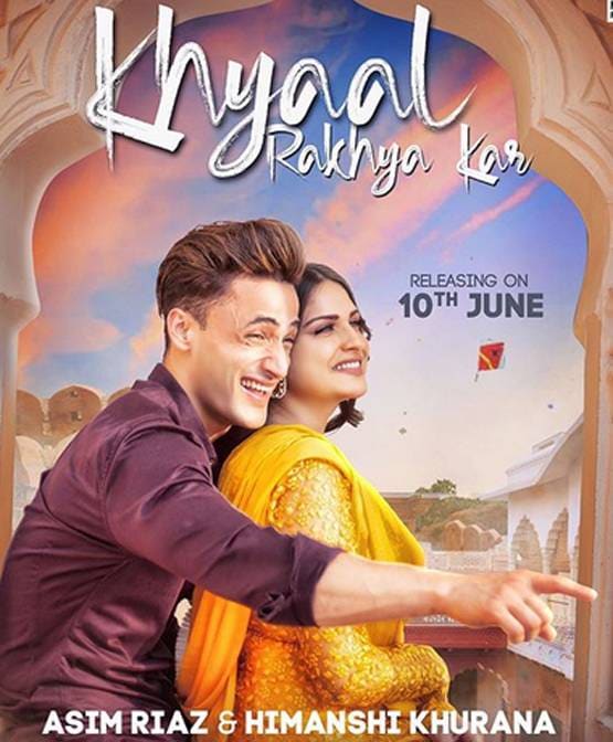 हिमांशी खुराना ने चूड़ा पहनकर शेयर की फोटो, फैंस बोले- शादी हो गई क्या?