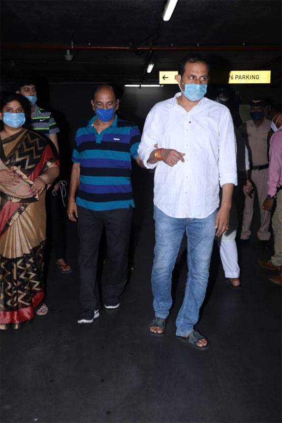 सुशांत की मौत से टूटे पिता परिवार संग पहुंचे मुंबई, आज होगा अंतिम संस्कार