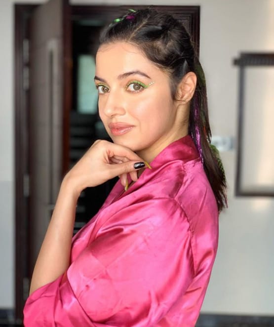 सोनू निगम पर बरसीं दिव्या, 5 रुपये में रामलीला में गाते थे, अबू सलेम से कनेक्शन?