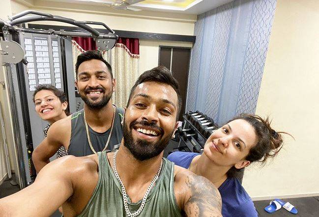 पंड्या ने गुपचुप सगाई पर तोड़ी चुप्पी, कहा- मम्मी-पापा को नहीं पता था