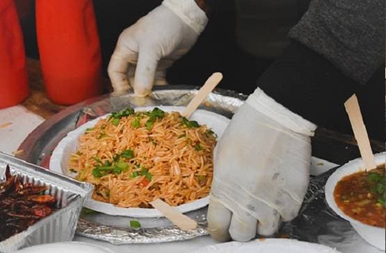 लॉकडाउन के बाद जा रहे रेस्टोरेंट? ये 7 गलतियां करने से बचें