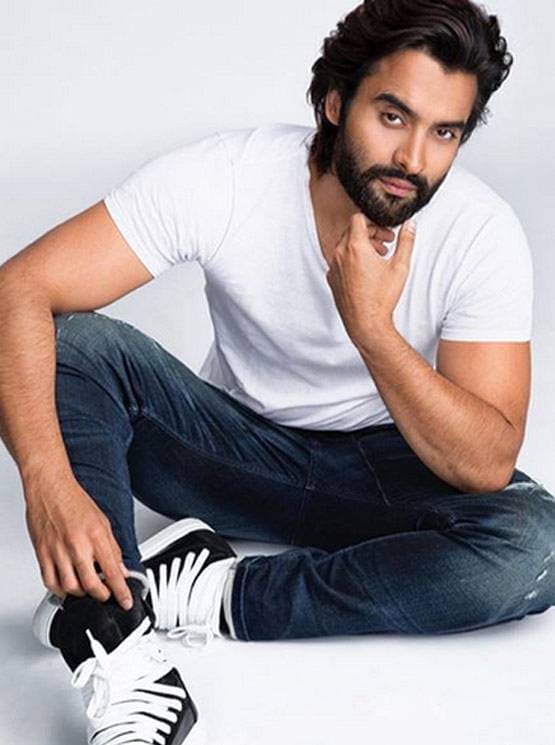 फिल्मी घरानों से ताल्लुक, फिर भी नहीं चला इन सितारों का बड़े पर्दे पर जादू