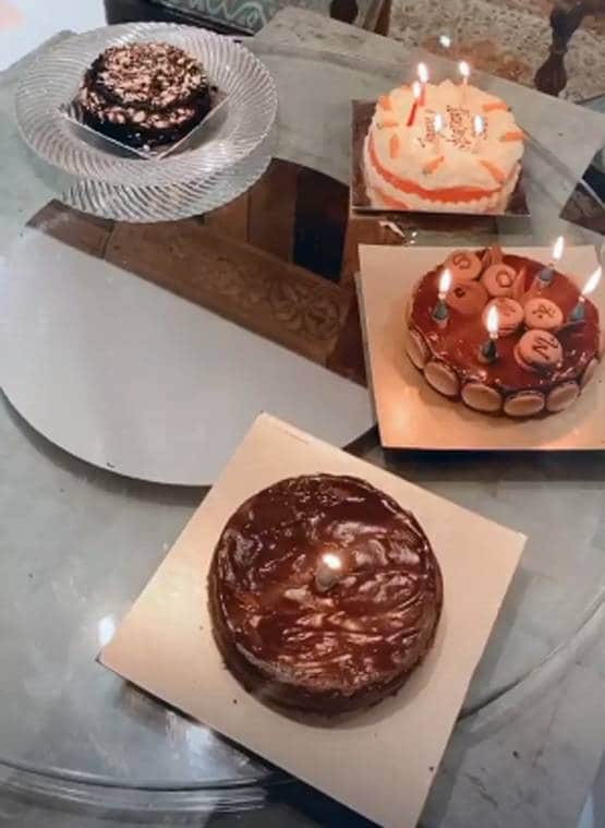 पैरेंट्स संग सोनम कपूर का बर्थडे सेलिब्रेशन, सास को कर रही थीं मिस