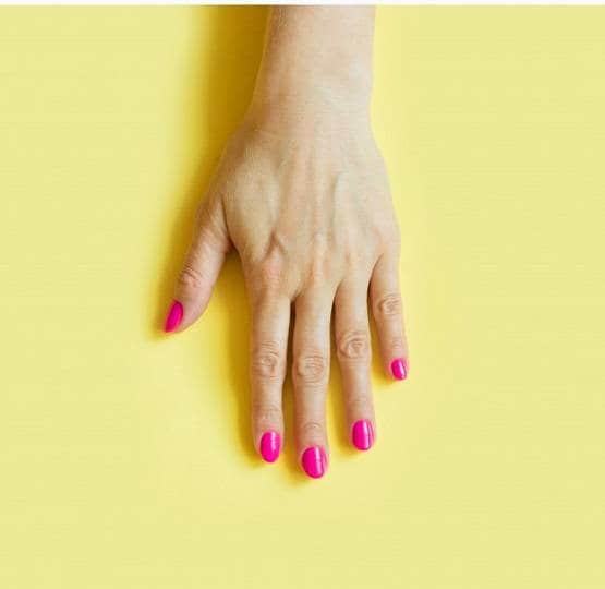 हथेली की उल्टी तरफ से जानें स्वभाव और किस्मत का हाल