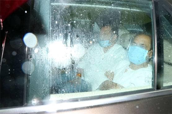 आंखों में आंसू, दिल में सवाल छोड़ चले गए सुशांत, आखिरी विदा देने आए परिवार-दोस्त