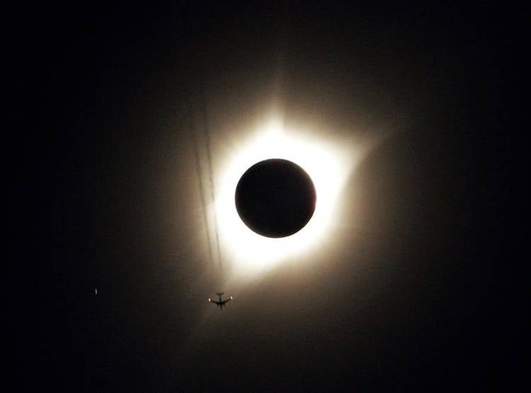 21 जून को सूर्यग्रहण पर खत्म हो जाएगा कोरोना, वैज्ञानिक का दावा