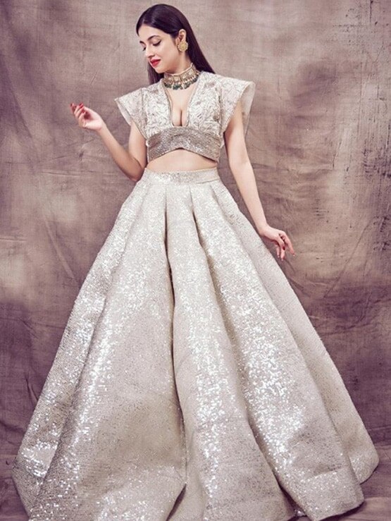 सोनू निगम पर बरसीं दिव्या, 5 रुपये में रामलीला में गाते थे, अबू सलेम से कनेक्शन?