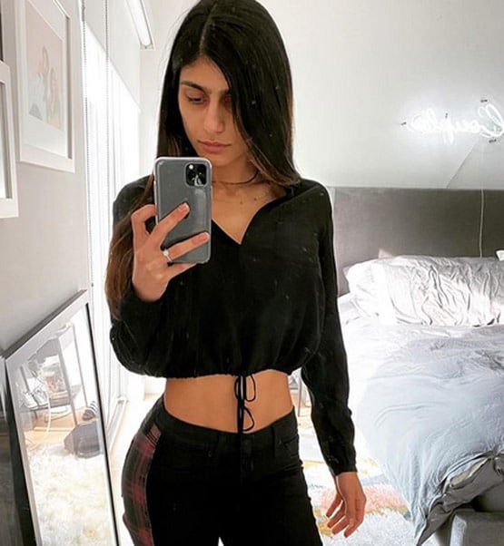 यूजर ने उड़ाई सुसाइड की झूठी खबर, पोर्न स्टार रह चुकीं मिया ने दिया ये जवाब