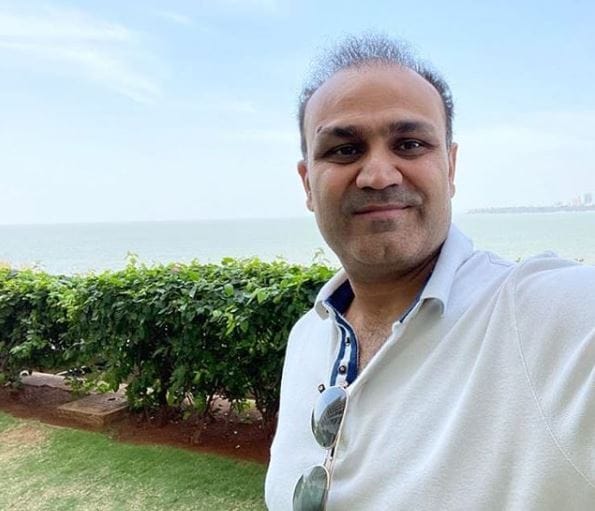 वीरेंद्र सहवाग के घर टिड्डियों का हमला, इंस्टाग्राम पर शेयर किया VIDEO