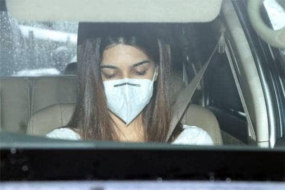 सुशांत को अ‍लविदा कहने श्मशान घाट पहुंची थीं करीबी दोस्त रिया