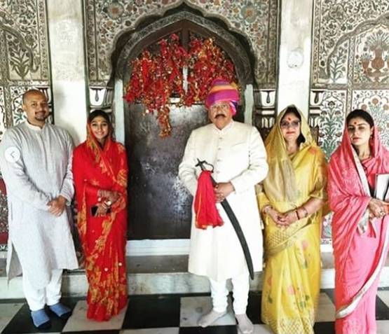 अस्पताल से घर पहुंचीं मोहिना कुमारी, लेकिन अभी भी चल रहा कोरोना का इलाज