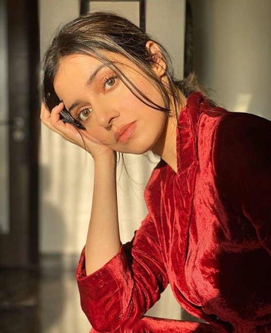 सोनू निगम पर बरसीं दिव्या, 5 रुपये में रामलीला में गाते थे, अबू सलेम से कनेक्शन?