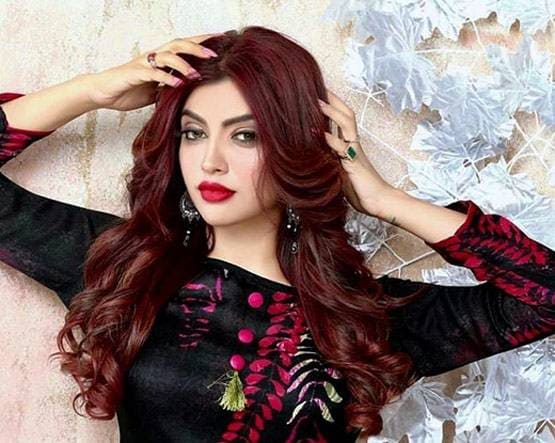 TV स्टार बनने से पहले एयर होस्टेस-फ्लाइट अटेंडेंट रह चुके हैं ये सेलेब्स