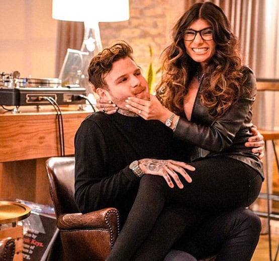 यूजर ने उड़ाई सुसाइड की झूठी खबर, पोर्न स्टार रह चुकीं मिया ने दिया ये जवाब