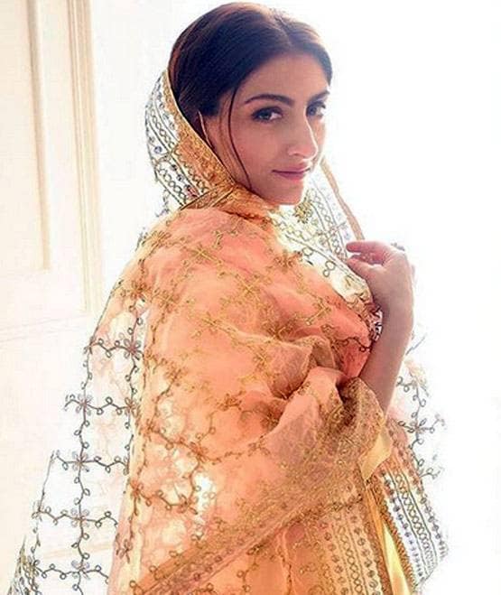 फिल्मी घरानों से ताल्लुक, फिर भी नहीं चला इन सितारों का बड़े पर्दे पर जादू