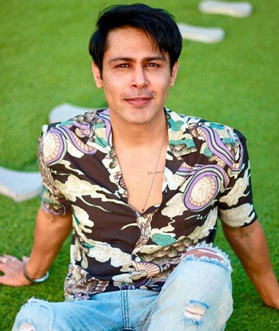 TV स्टार बनने से पहले एयर होस्टेस-फ्लाइट अटेंडेंट रह चुके हैं ये सेलेब्स