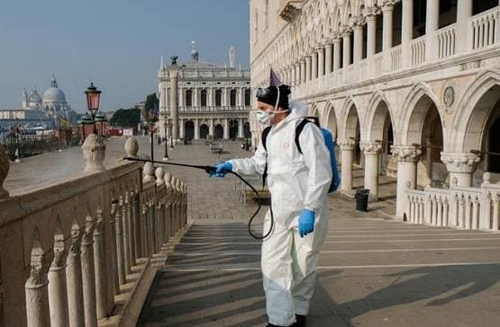 क्या कमजोर पड़ता जा रहा है कोरोना वायरस? WHO ने कही ये बात