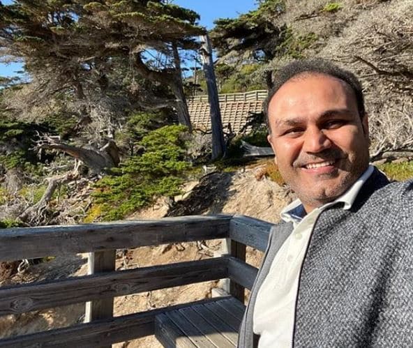 वीरेंद्र सहवाग के घर टिड्डियों का हमला, इंस्टाग्राम पर शेयर किया VIDEO