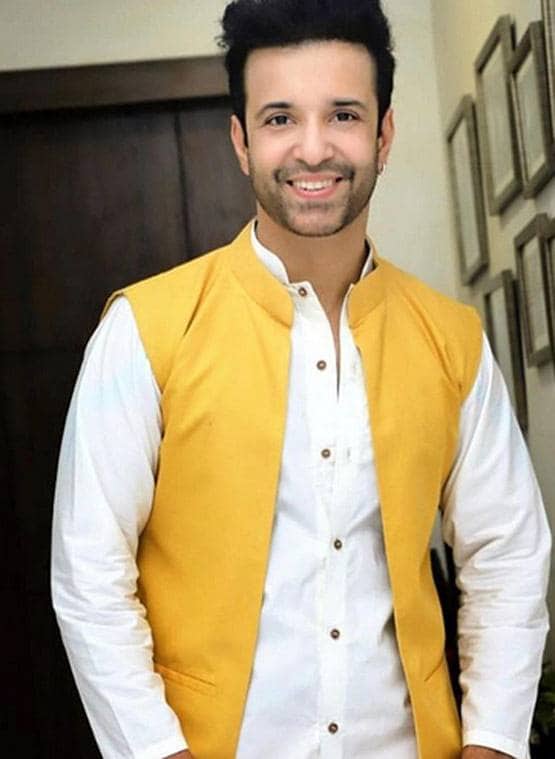 TV स्टार बनने से पहले एयर होस्टेस-फ्लाइट अटेंडेंट रह चुके हैं ये सेलेब्स