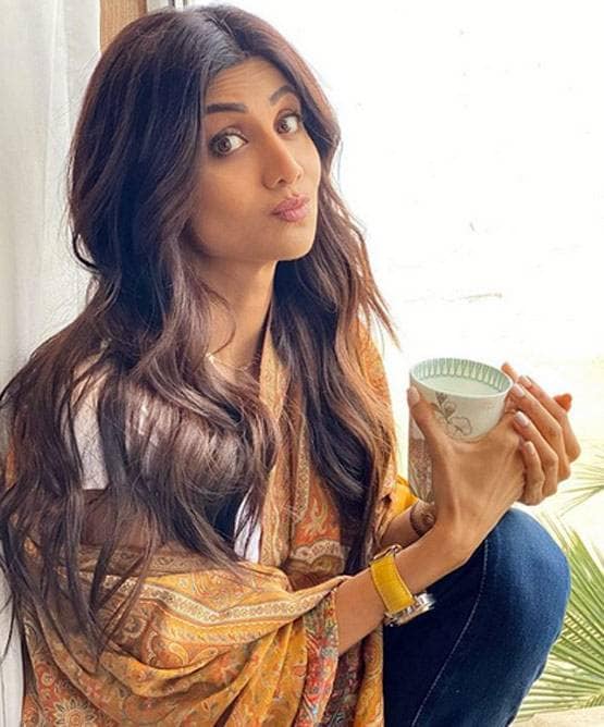 हॉलीवुड स्टार से पुजारी तक, रील से ज्यादा चर्चित हैं शिल्पा के रियल लाइफ के KISS