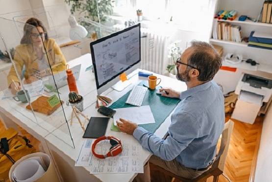 UK: ऑफिस में एंप्लॉयी ने की कोरोना पर लापरवाही तो बॉस जा सकता है जेल