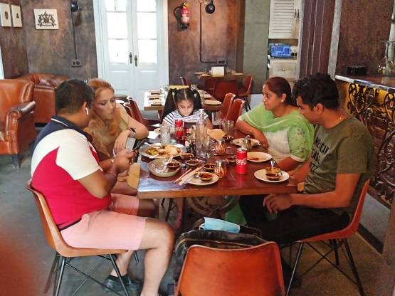 लॉकडाउन के बाद जा रहे रेस्टोरेंट? ये 7 गलतियां करने से बचें