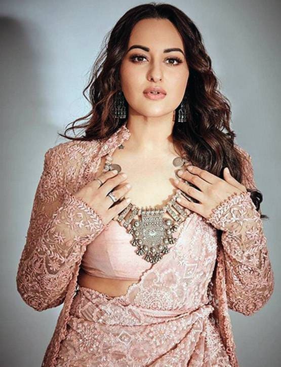 कभी लुक्स तो कभी रामायण का सवाल, वो मौके जब ट्रोल हुईं सोनाक्षी सिन्हा