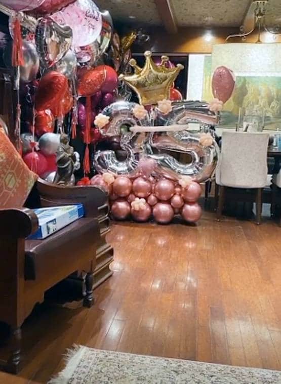 पैरेंट्स संग सोनम कपूर का बर्थडे सेलिब्रेशन, सास को कर रही थीं मिस