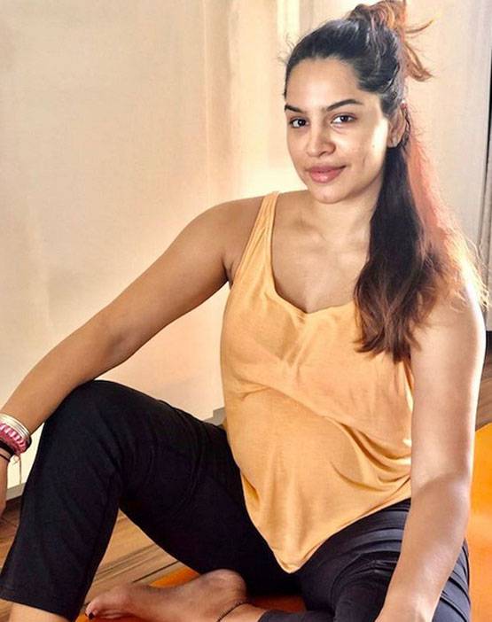 मां बनीं कुमकुम भाग्य फेम एक्ट्रेस शिखा सिंह, दिया बेटी को जन्म