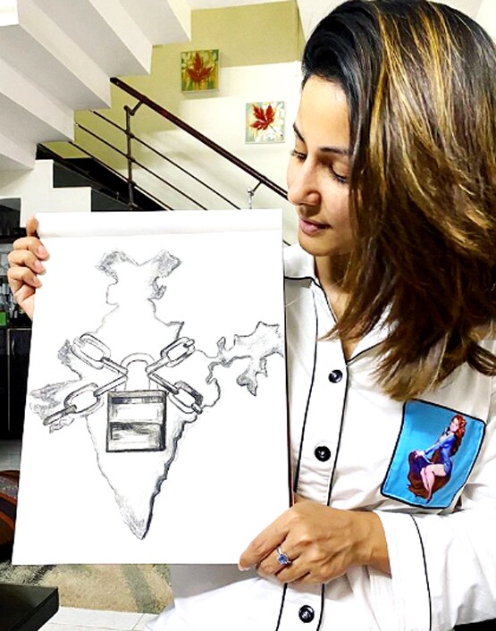 हिना खान की तरह ही स्टाइलिश है उनका घर, देखें फोटोज