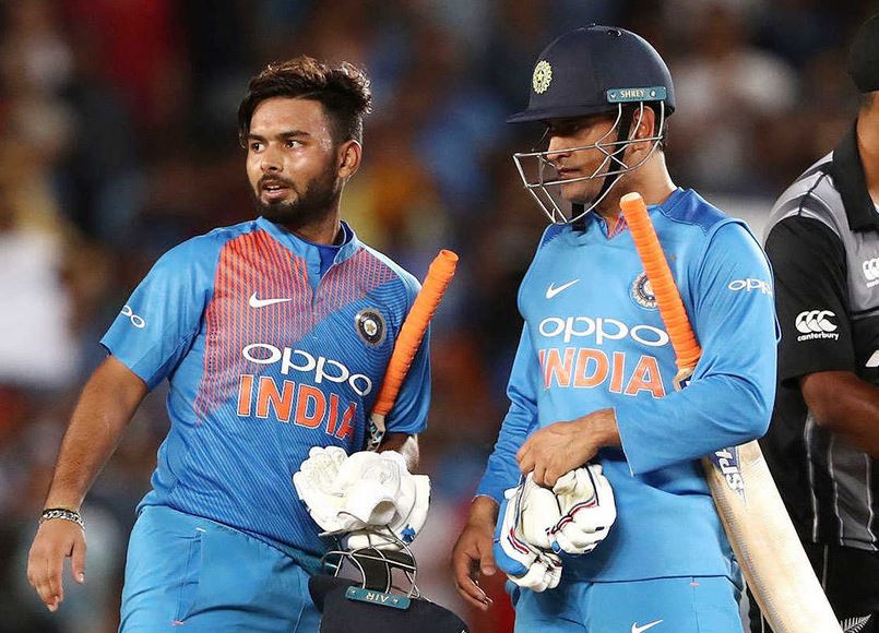 'धोनी अभी भी हैं, उनको रिप्लेस करना मुश्किल', बैटिंग कोच ने किया साफ