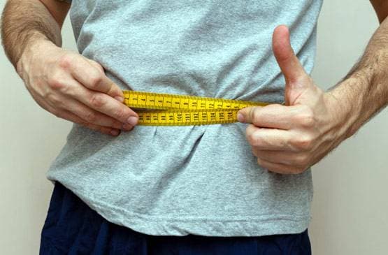 घर बैठे बढ़ रहा मोटापा? इस एक आयुर्वेदिक ड्रिंक से तेजी से घटाएं वजन