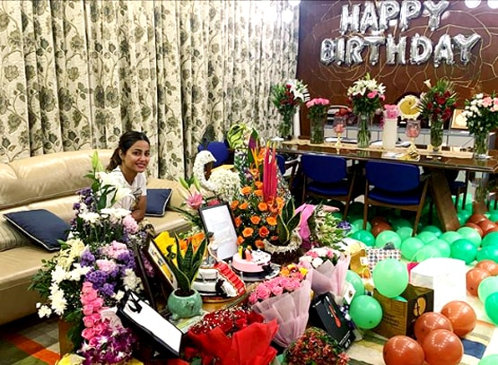 हिना खान की तरह ही स्टाइलिश है उनका घर, देखें फोटोज